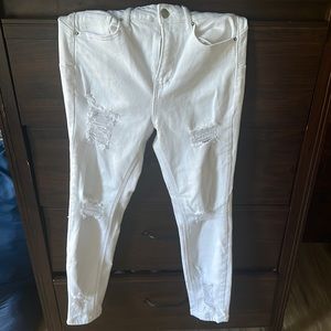 White jeans🤍